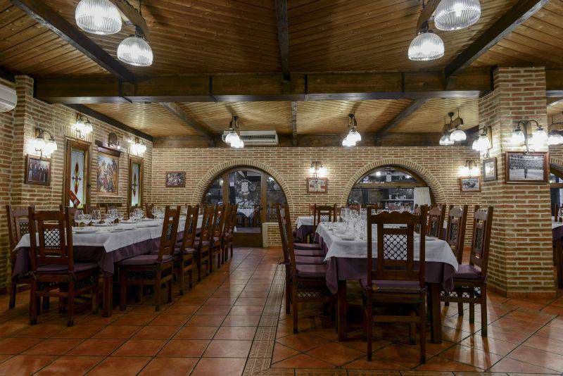 Restaurante Asador Parrilla El Duque - Arganda del Rey - Madrid - Vista de Salón Asador. Salón con capacidad para 90 personas