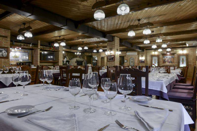 Restaurante Asador Parrilla El Duque - Arganda del Rey - Madrid - Vista de Salón Asador.En este salón se sirve el Menú del Día